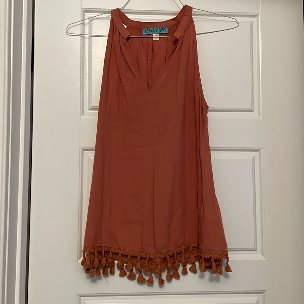 Fringe bottom top, Francesca’s size US small